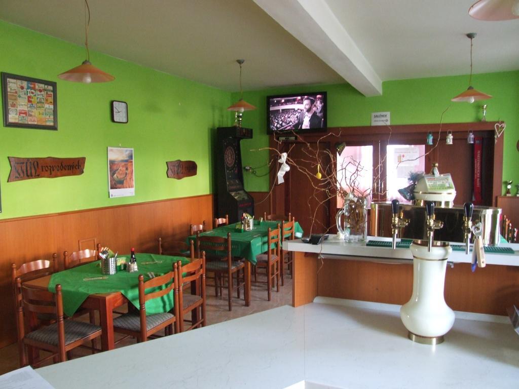 Apartamento Restaurace Na Krizovatce Božanov Habitación foto