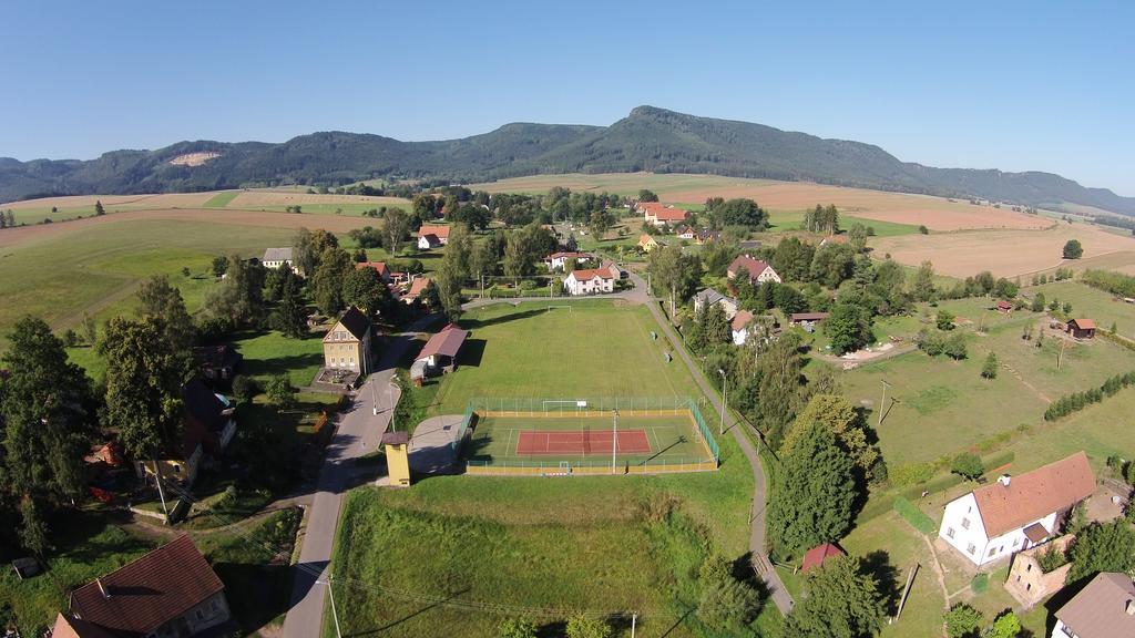 Apartamento Restaurace Na Krizovatce Božanov Exterior foto
